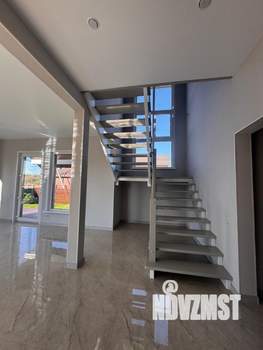 Коттедж 175м², 2-этажный, участок 10 сот.