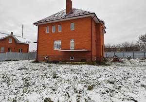 Дом 552м², 3-этажный, участок 15 сот.