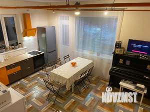 Дом 80м&sup2;, 2-этажный, посуточно, 