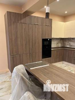 Дом 250м², 3-этажный, на длительный срок, 