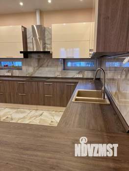 Дом 250м², 3-этажный, на длительный срок, 