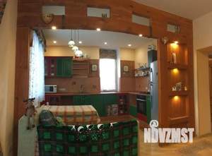 Дом 200м&sup2;, 2-этажный, посуточно, 