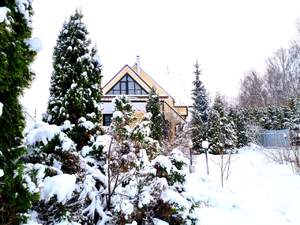 Дом 72м&sup2;, 2-этажный, участок 10 сот.  