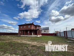 Дом 203м², 2-этажный, участок 9 сот.  