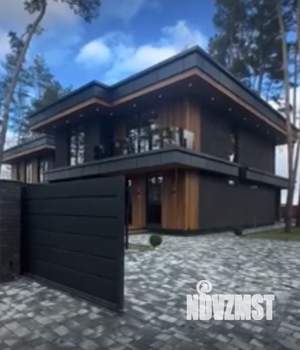 Коттедж 210м², 2-этажный, участок 10 сот.  