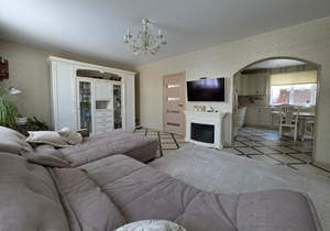 Дом 240м&sup2;, 2-этажный, участок 17 сот.  