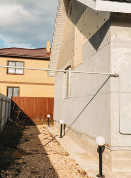 Дом 220м&sup2;, 2-этажный, участок 9 сот.  