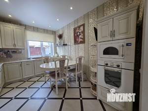 Дом 240м&sup2;, 2-этажный, участок 17 сот.  