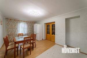 Дом 328м², 3-этажный, участок 10 сот.  
