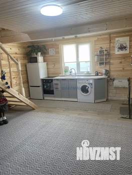 Дом 61м&sup2;, 2-этажный, участок 10 сот.  