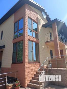 Дом 260м&sup2;, 3-этажный, участок 15 сот.  