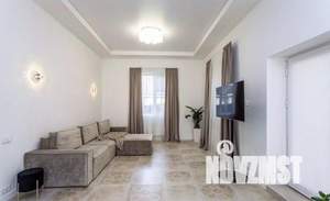 Коттедж 225м², 2-этажный, участок 15 сот.  