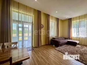 Дом 300м&sup2;, 2-этажный, участок 100 сот.  