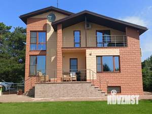 Дом 260м&sup2;, 2-этажный, участок 15 сот.  