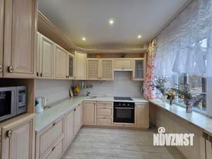 Дом 183м&sup2;, 2-этажный, участок 10 сот.  