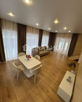 Дом 148м&sup2;, 2-этажный, участок 9 сот.  