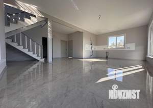 Коттедж 175м&sup2;, 2-этажный, участок 10 сот.  