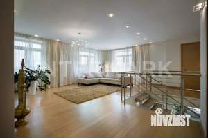 Коттедж 433м&sup2;, 3-этажный, участок 34 сот.  