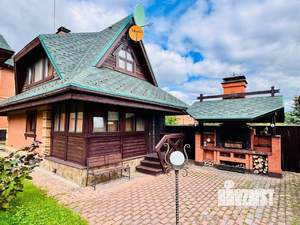 Дом 512м², 3-этажный, участок 15 сот.  