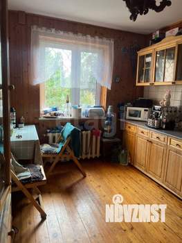 Дом 302м&sup2;, 3-этажный, участок 42 сот.  