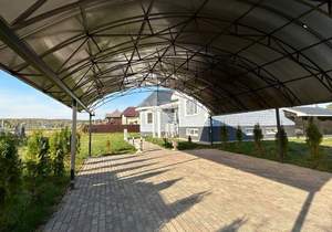 Дом 300м², 2-этажный, участок 15 сот.  