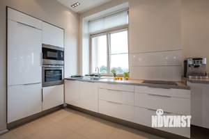 Коттедж 433м², 3-этажный, участок 34 сот.  