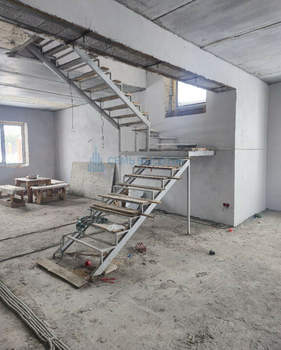 Дом 232м&sup2;, 2-этажный, участок 25 сот.  