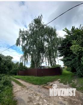 Дом 20м&sup2;, 2-этажный, участок 10 сот.  