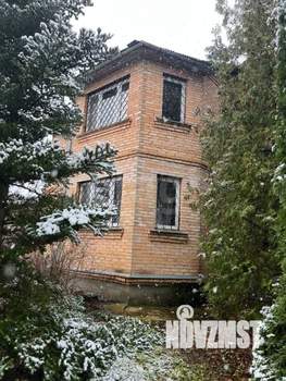 Дом 302м&sup2;, 3-этажный, участок 42 сот.  