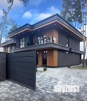 Коттедж 210м², 2-этажный, участок 10 сот.  