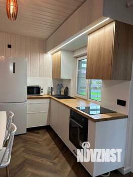 Коттедж 150м², 2-этажный, участок 10 сот.  