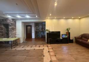 Дом 320м&sup2;, 3-этажный, участок 18 сот.  