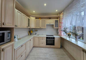 Дом 183м&sup2;, 2-этажный, участок 10 сот.  