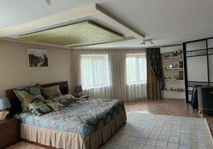Дом 244м², 3-этажный, участок 13 сот.  