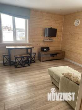 Дом 61м&sup2;, 2-этажный, участок 10 сот.  