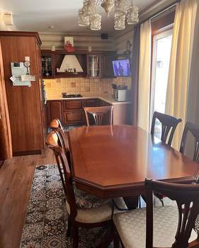 Дом 200м&sup2;, 2-этажный, участок 11 сот.  