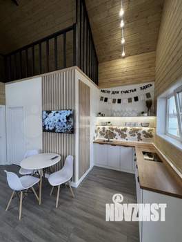 Дом 80м&sup2;, 2-этажный, участок 10 сот.  