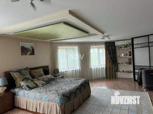 Дом 244м², 3-этажный, участок 13 сот.  
