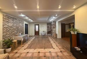 Дом 320м&sup2;, 3-этажный, участок 18 сот.  