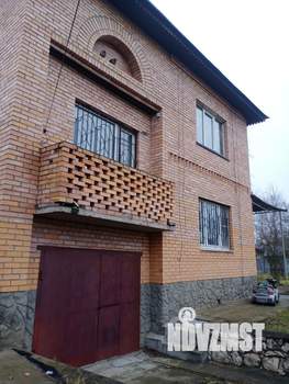 Дом 242м², 2-этажный, участок 17 сот.  