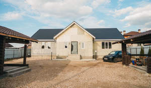 Дом 220м&sup2;, 2-этажный, участок 9 сот.  