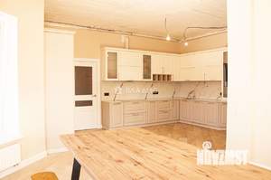 Дом 230м&sup2;, 2-этажный, участок 15 сот.  