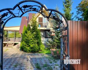 Дом 72м&sup2;, 2-этажный, участок 10 сот.  