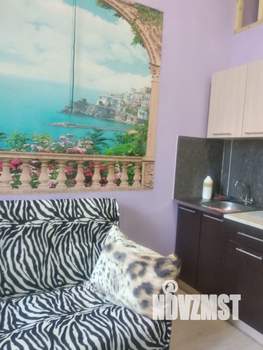 Студия квартира, посуточно, 38м2, 1/4 этаж