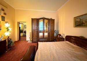 2-к квартира, вторичка, 72м2, 1/4 этаж