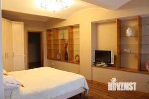 4-к квартира, вторичка, 217м2, 3/6 этаж