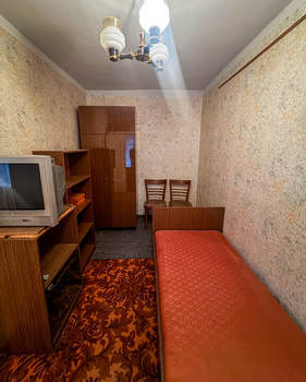 2-к квартира, вторичка, 42м2, 1/5 этаж