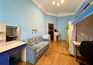 2-к квартира, вторичка, 57м2, 1/5 этаж