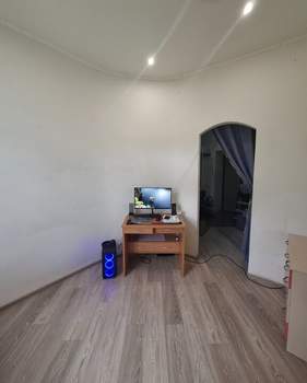 Студия квартира, вторичка, 25м2, 1/6 этаж