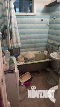 2-к квартира, вторичка, 45м2, 1/4 этаж